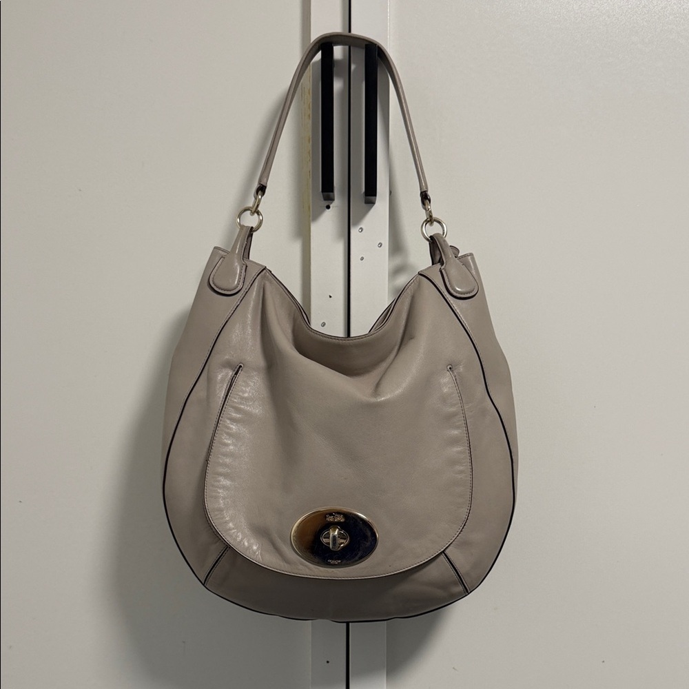 COACH BEIGE NUBUCK LEATHER AND GOLD TURNLOCK HOBO SHOULDER
